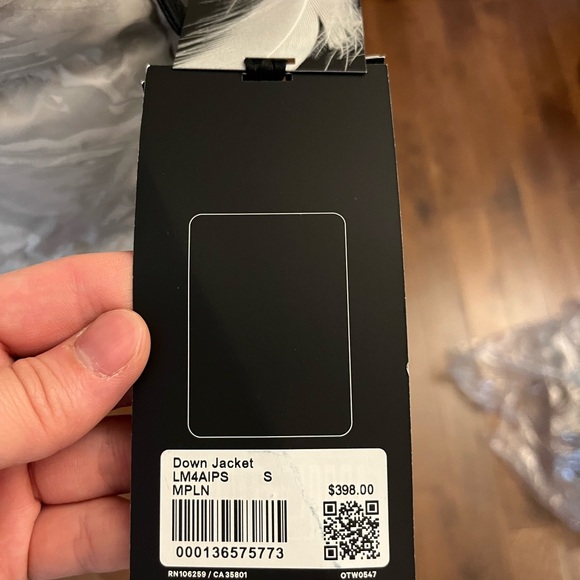 Lululemon Down Jacket - Picture 5 of 6